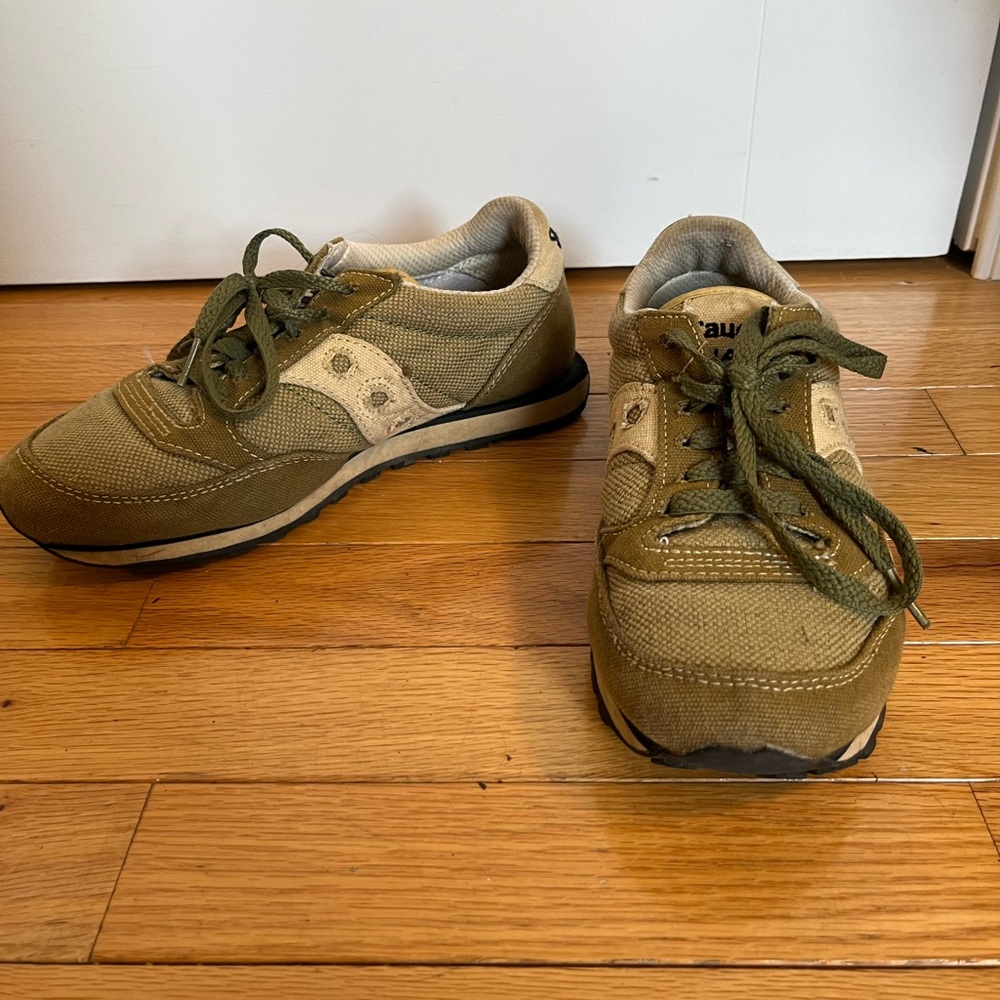 saucony sneakers
